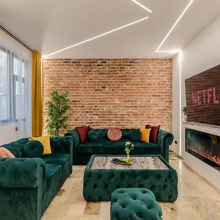 Luxury & Comfort: Smart 2br-apt At Unirii Square