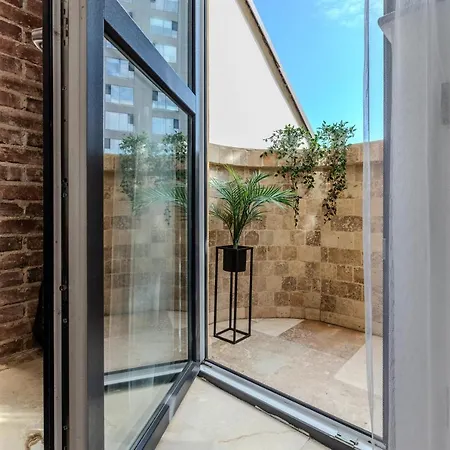Luxury & Comfort: Smart 2br-apt At Unirii Square Apartmán *