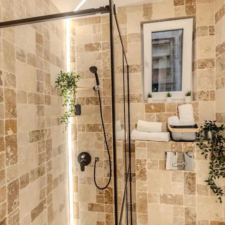 Luxury & Comfort: Smart 2br-apt At Unirii Square Bucharest