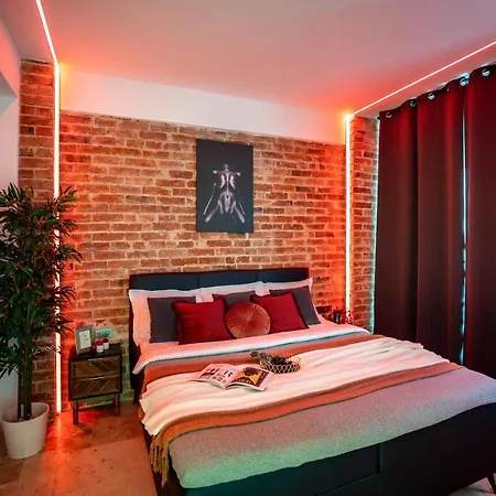 Luxury & Comfort: Smart 2br-apt At Unirii Square *