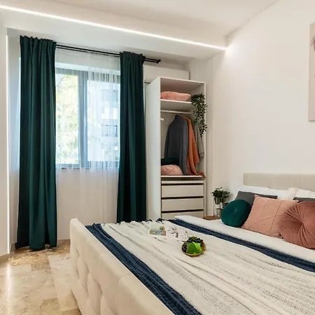Luxury & Comfort: Smart 2br-apt At Unirii Square