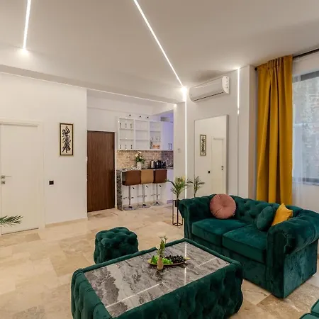 Luxury & Comfort: Smart 2br-apt At Unirii Square *