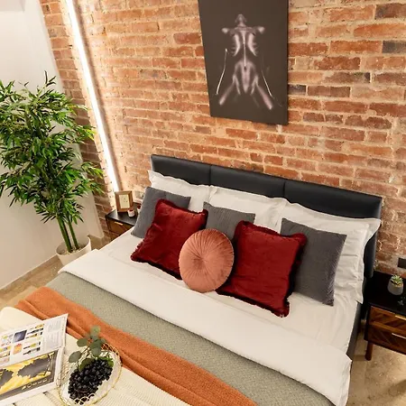 Apartment Luxury & Comfort: Smart 2br-apt At Unirii Square