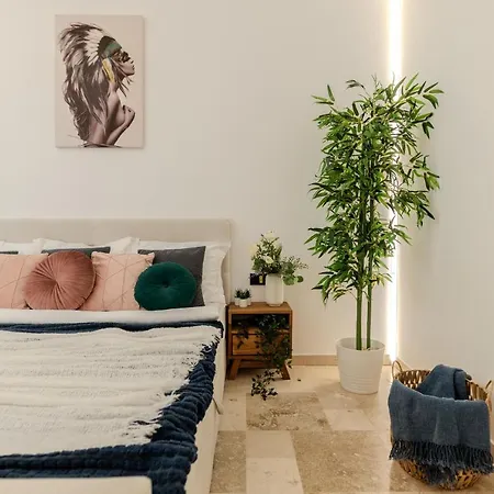 Luxury & Comfort: Smart 2br-apt At Unirii Square Apartment *