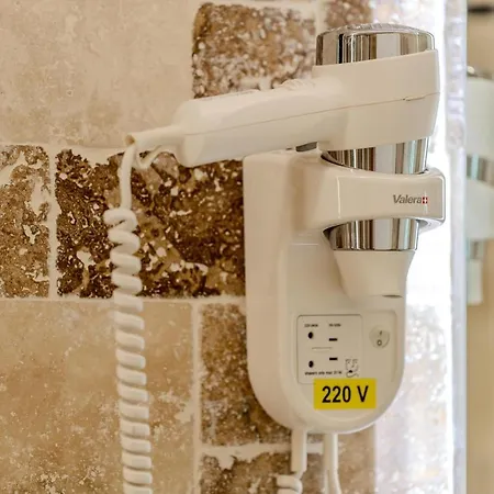 Luxury & Comfort: Smart 2br-apt At Unirii Square Bucharest