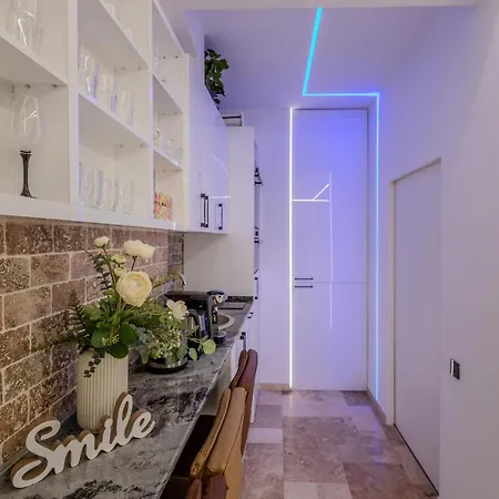 Luxury & Comfort: Smart 2br-apt At Unirii Square *