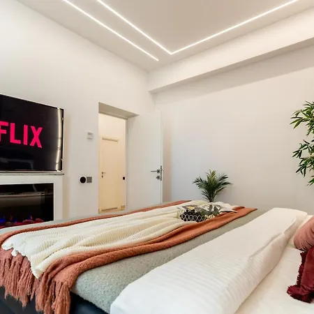Luxury & Comfort: Smart 2br-apt At Unirii Square * Bucharest